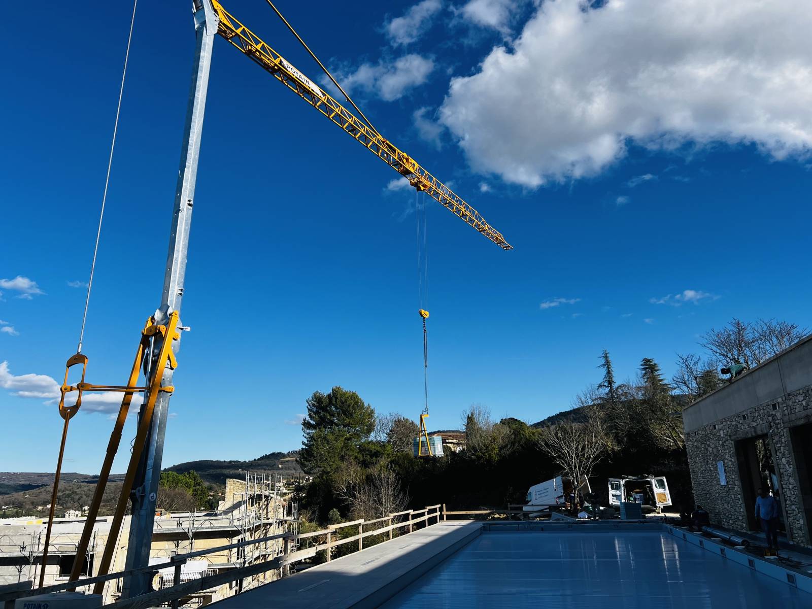 Vente de grue de chantier de qualité vers Pertuis 84120 