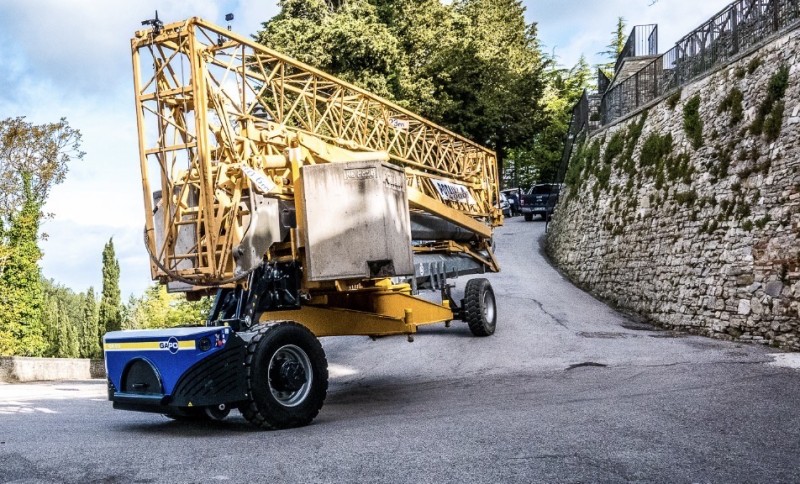 installateur de grue en milieu d'accès difficile 