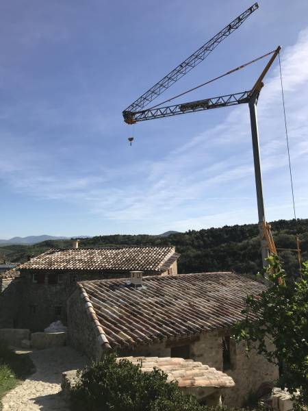 Rénovation domicile avec grue de chantier Potain